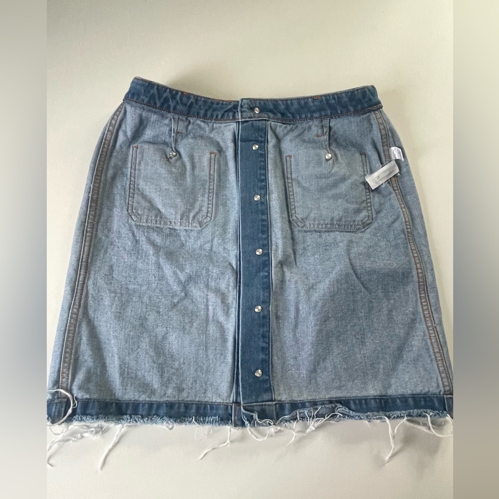 LOFT Ann Taylor Blue Jean Short Denim Skirt Raw Hem Pockets Size 8 New - Picture 12 of 16